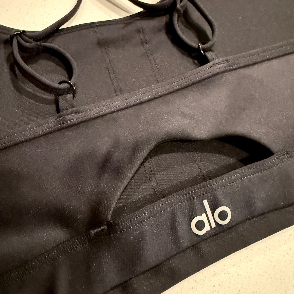 Alo Airlift Intrigue Bra Black XL - Never Worn